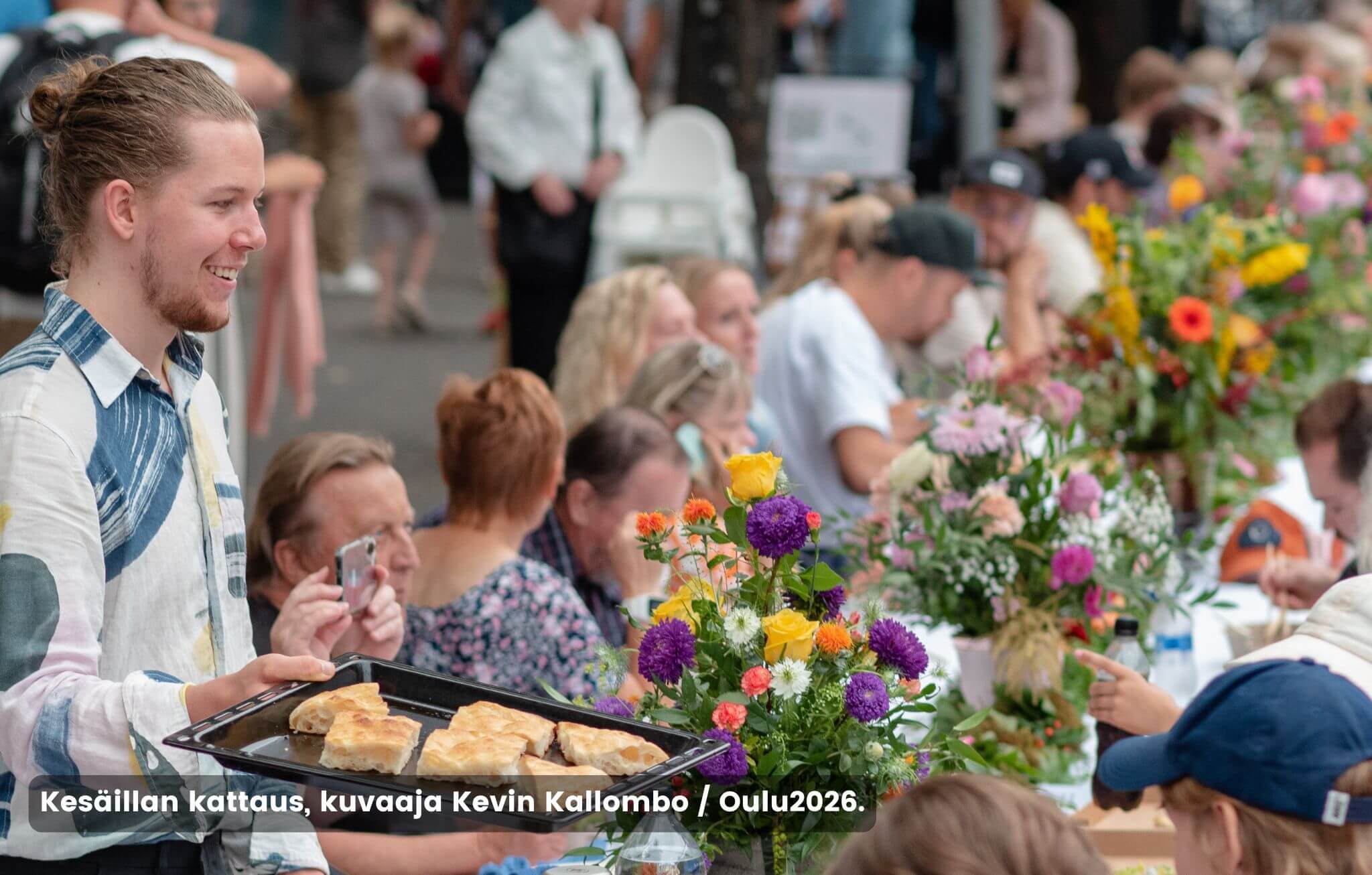 Kuva Oulun kulttuuripääkaupunkivuoden tapahtumasta Kesäillan kattaus.